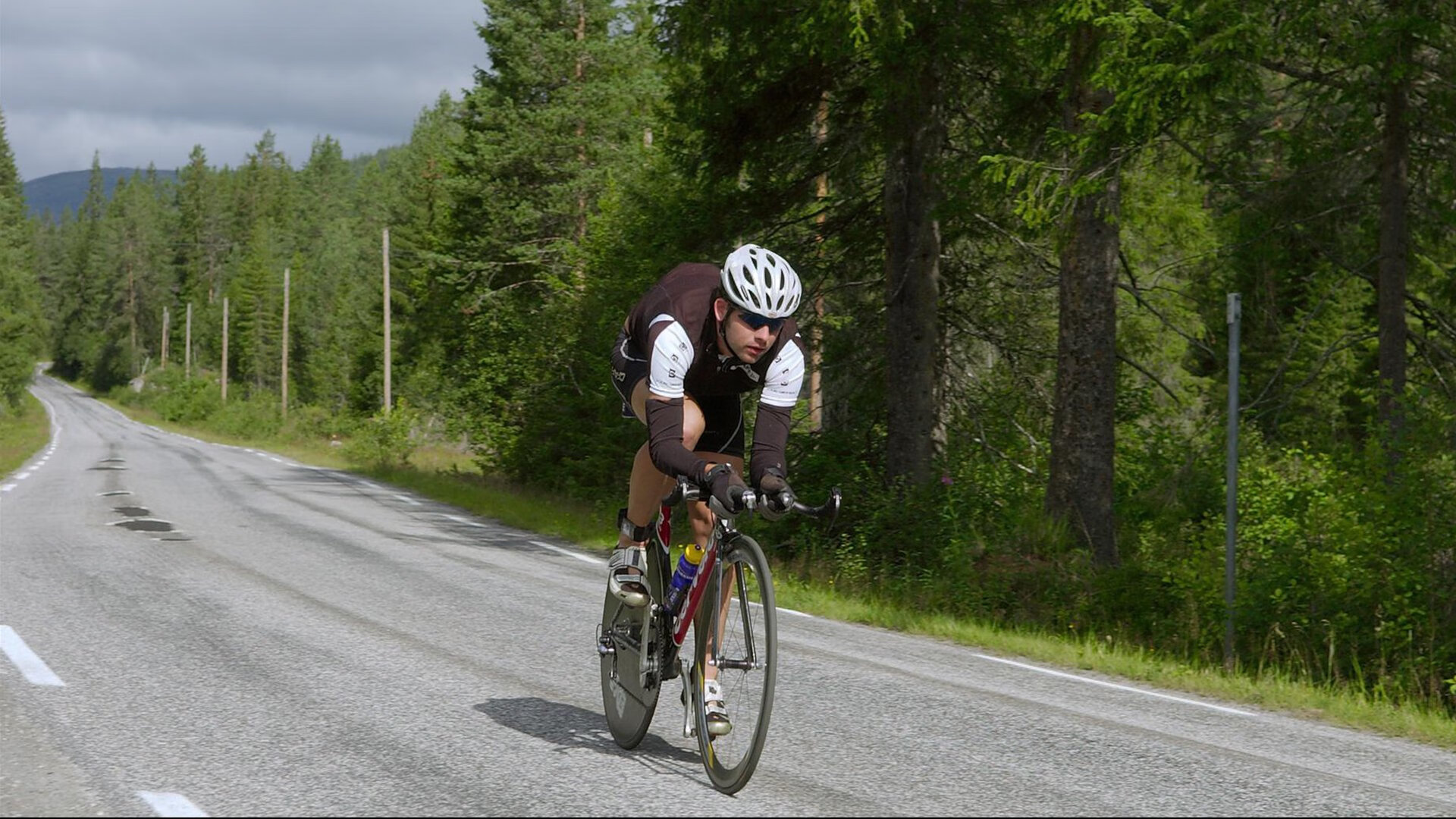 田径赛场焦点！克罗地亚队对阵澳大利亚队，超级对决，球迷热情点燃赛场